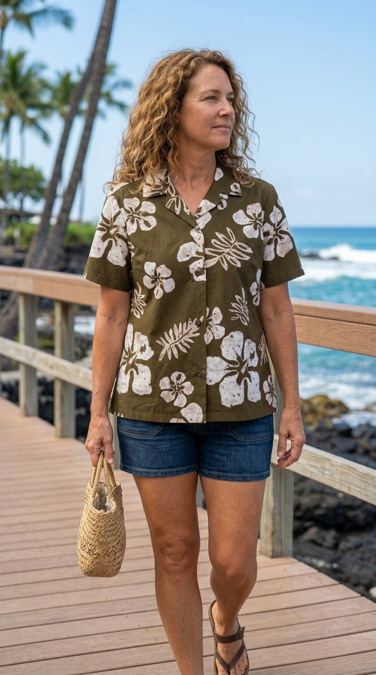 Old School Hibiscus Women's Hawaiian Camp Shirt