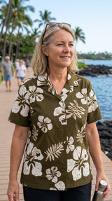Old School Hibiscus Women's Hawaiian Camp Shirt